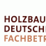 Logo: Hausumriss, schräger Balken. Braunverlauf. Text: "Holzbau Deutschland Fachbetrieb". Maße 115 x 55 mm. Für Fahrzeugaufkleber geeignet. Wertica Shop