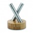 Kreuz: Zwei Edelstahl-Zylinder kreuzen sich auf einem runden Holzsockel - modernes Salz- und Pfefferstreuer-Set mit stilvollem X-Design. Wertica Shop