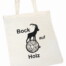 Weiße Tasche mit Ziegen-Silhouette auf Baumstumpf, dazu der Spruch "Bock auf Holz" - perfektes Geschenk für Fans des Zimmerer-Handwerks!. Wertica Shop