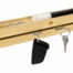 Das Schlüsselbrett "Stix" ist ein Holz-Organizer mit Rille für Münzen und Stift sowie zwei Metallhaken für Auto- und Hausschlüssel. Wertica Shop