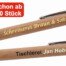 Zwei Holzkugelschreiber "Buche" mit Metallspitze: "Schreinerei Braun & Sohn", "Tischlerei Jan Hobel". Schild: "schon ab 50 Stück". Wertica Shop