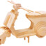 Das Holz-Konstruktionspuzzle "Motor-Roller" ist ein detailreiches Roller-Modell aus ineinandergreifenden, naturbelassenen Holzteilen. Wertica Shop