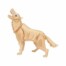 Das Holzpuzzle "Wolf" zeigt einen heulenden Wolf aus ineinandergreifenden Holzteilen, steht auf allen Vieren, mit Wackelauge vor weißem Hintergrund. Wertica Shop